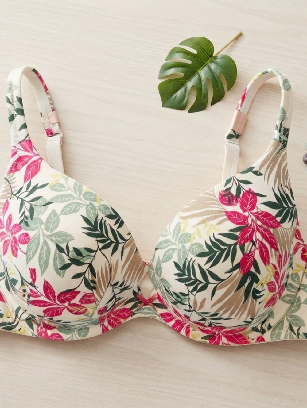 Cacique Boost Plunge Bra NWT 40DD